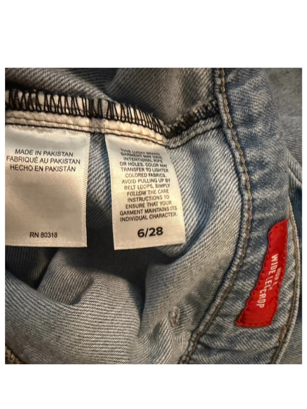 Lucky Brand ~Jeans ~Light Washed Denim ~ Large Pockets ~Normal Wear & Tear ~GUC - Picture 7 of 7